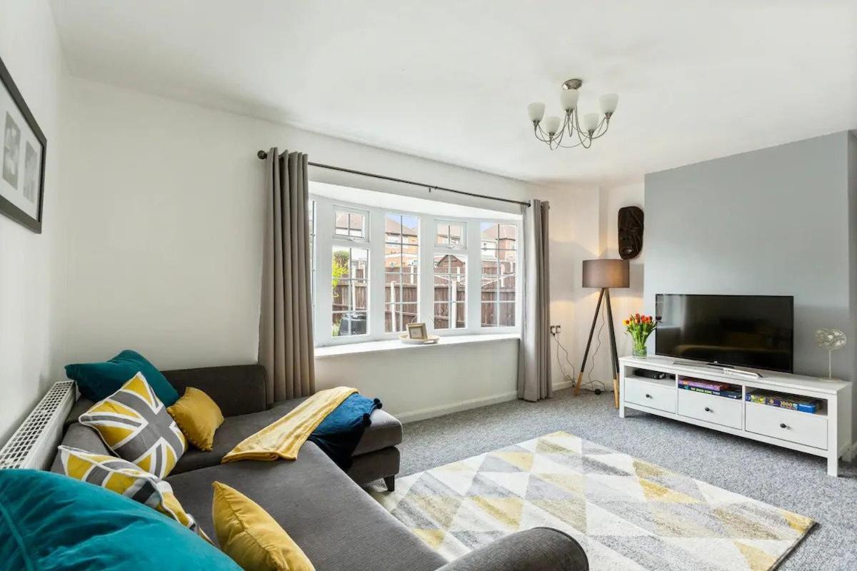 Bright & Spacious With Garden & Parking Nottingham Kültér fotó