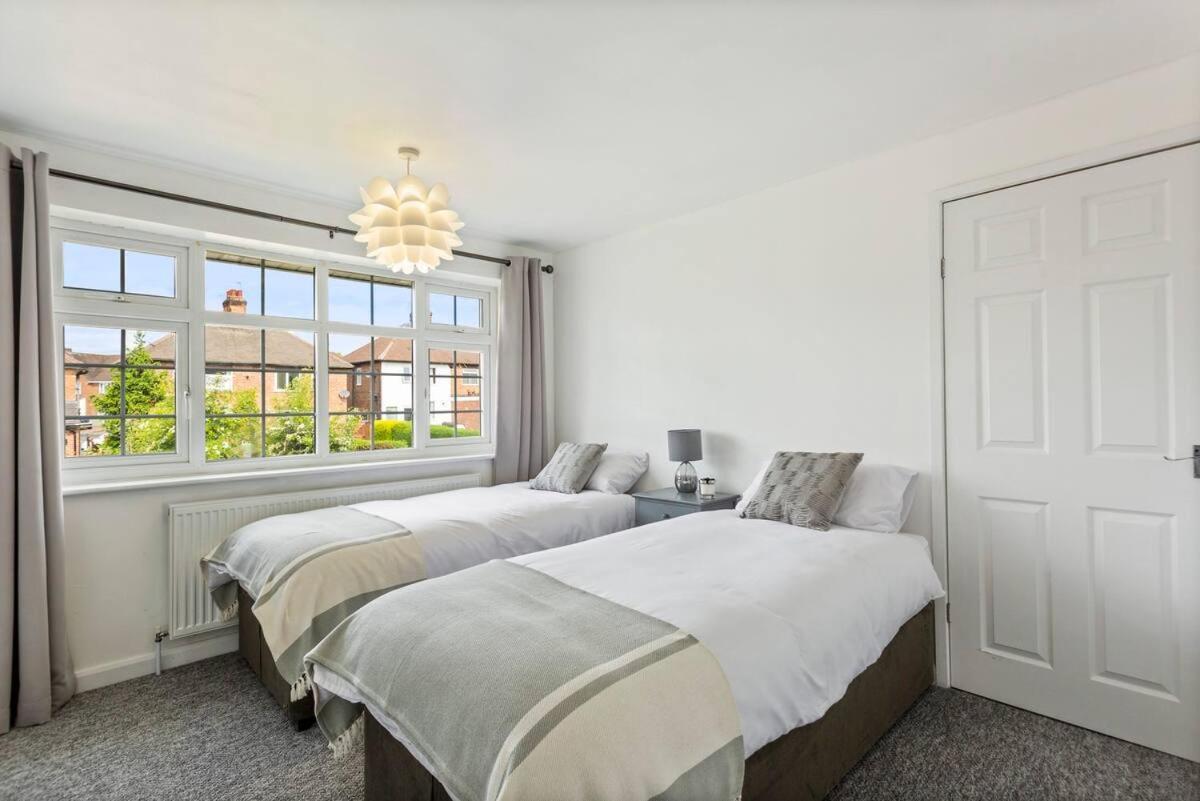 Bright & Spacious With Garden & Parking Nottingham Kültér fotó